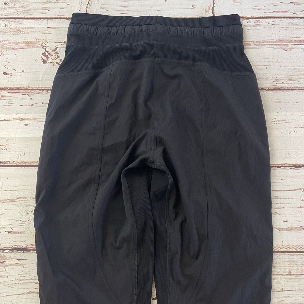 Lululemon Pants Women's 4 Dance Studio Cropped Black Gym Yoga‎  Ankle 24" Inseam - Picture 8 of 11